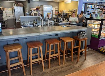 new-hampshire/hanover/bar/still-north-books-bar