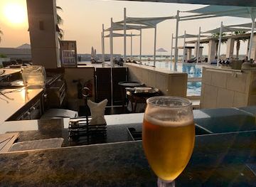 united-arab-emirates/abu-dhabi/yas-island/bar/sundowner-pool-bar