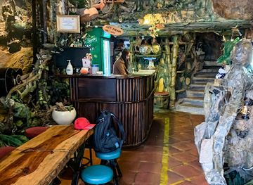 vietnam/dalat/bar/maze-bar