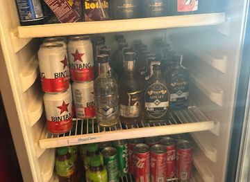 indonesia/west-papua/bar/cooldrink