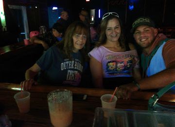 north-carolina/hickory/bar/neon-waves