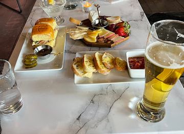 alabama/cheaha-state-park/bar/the-lush-garden-wine-bar-and-lounge