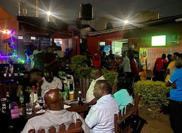 uganda/bunyoro/bar/bununoos-cave-pub