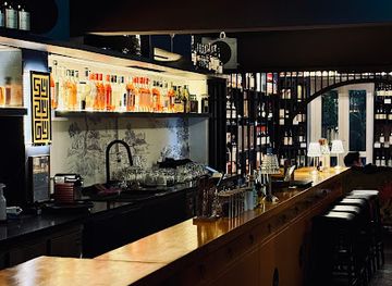 singapore/kampong-glam/bar/syzygy