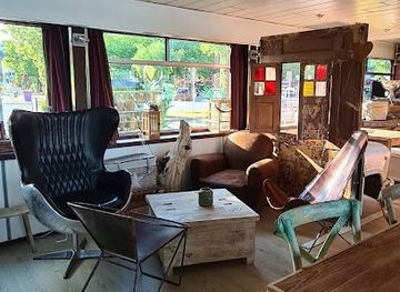 luxembourg/remich/bar/la-peniche-vintage