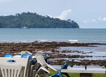 cameroon/bimbia-beach/bar/bota-s-s-club