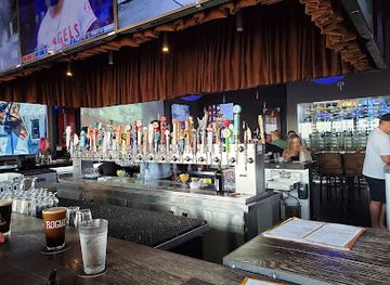 california/huntington-beach/huntington-beach-pier/bar/hq-gastropub-huntington-beach