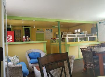 barbados/paynes-bay/bar/the-roti-den