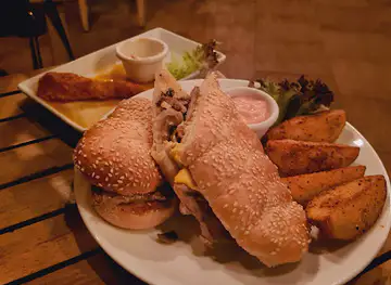 The Corner's Pub