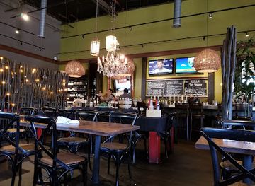 california/huntington-beach/bolsa-chica-state-beach/bar/red-table-restaurant