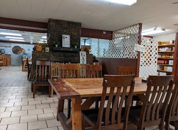 oklahoma/eufaula-lake/bar/dobber-s-roadhouse