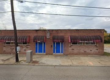 illinois/cahokia-mounds-state-historic-site/bar/etta-s-bar-grill