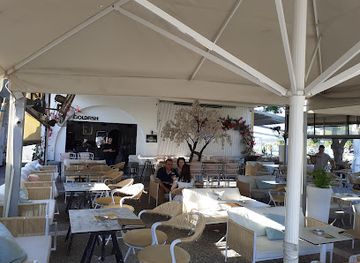 greece/skiathos/bar/goldfish