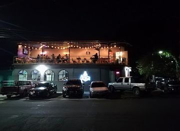 el-salvador/san-salvador/bar/bar-la-estacion-sv