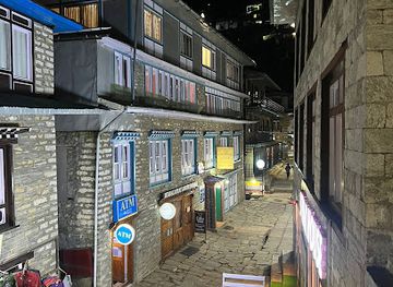 nepal/namche-bazaar/bar/thawa-lodge-restaurent-bakery-cafe