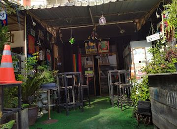 laos/vientiane/bar/the-office-bar-tapas