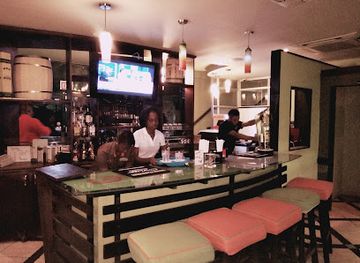 jamaica/manchester-plateau/bar/omg-restaurant-coffee-bar
