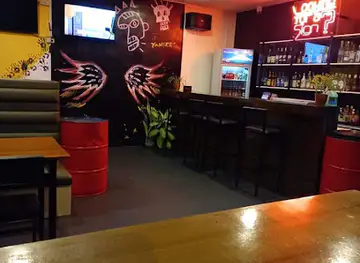 Yankees Diner & Bar