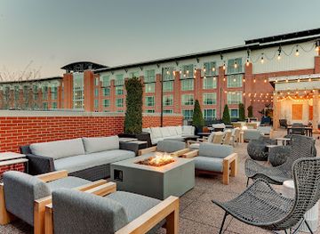 tennessee/chattanooga/bar/high-rail-rooftop-bar-space