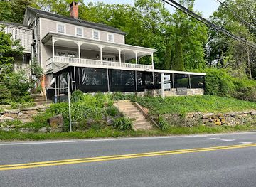 connecticut/litchfield-hills/bar/the-owl-wine-food-bar