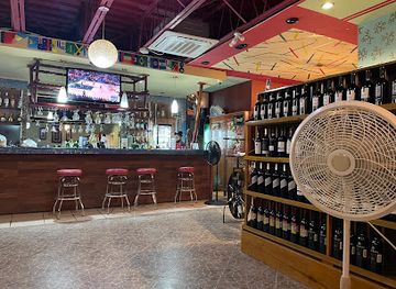 belize/belize-city/fort-george/bar/celebrity-restaurant-bar