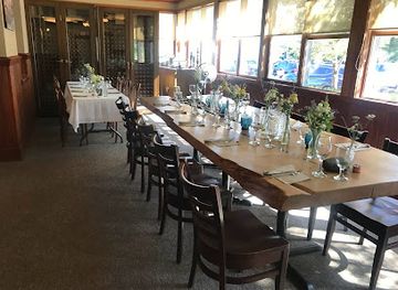 wisconsin/bayfield/bar/bell-street-tavern-events-and-lodging