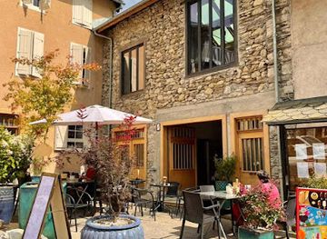 france/midi-pyrenees/bar/le-cafe-rousse