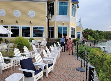 indiana/the-lakes-region/bar/lighthouse-restaurant