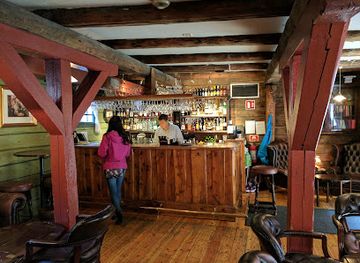 norway/bergen/bryggen/bar/baklommen-bar