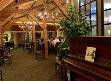 new-hampshire/white-mountains-national-forest/bar/red-fox-bar-and-grille