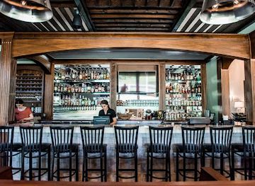 oregon/portland-metropolitan-area/bar/hickory-restaurant-bar