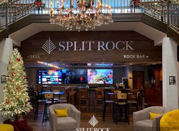 pennsylvania/pocono-mountains/bar/the-rock-bar-at-split-rock-resort