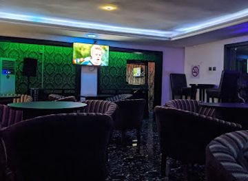 nigeria/iita-forest-reserve/bar/otis-lounge