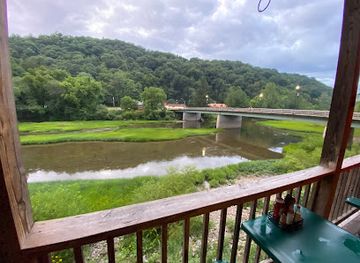 west-virginia/watoga-state-park/bar/greenbrier-grille-and-lodge