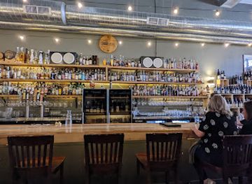 missouri/jefferson-city/bar/bar-vino-wine-shop-and-bar