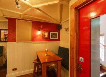 ireland/mourne-mountains/bar/minny-doyles