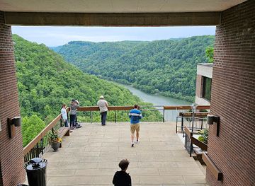 west-virginia/new-river-gorge-national-park-and-preserve/bar/overlook-at-the-new-river-gorge-restaurant