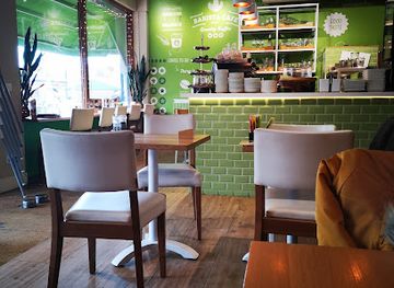 netherlands/keukenhof-gardens/bar/barista-cafe-lisse