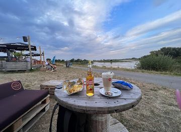 belgium/hoge-kempen-national-park/bar/maasbar