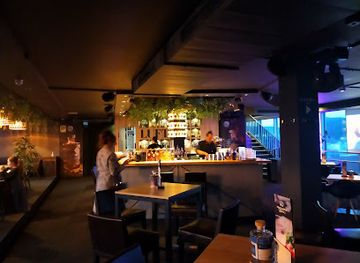 slovenia/maribor/tabor/bar/luft-fun-dining-cocktails