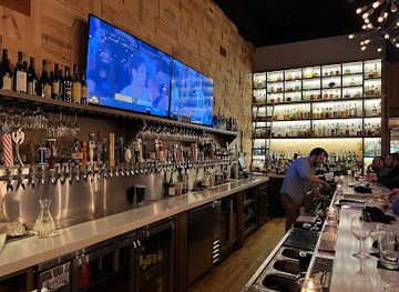 michigan/petoskey/bar/pour-kitchen-bar