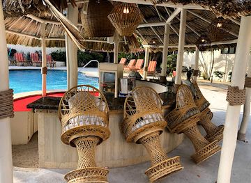 belize/hopkins/bar/charlie-s-pool-bar