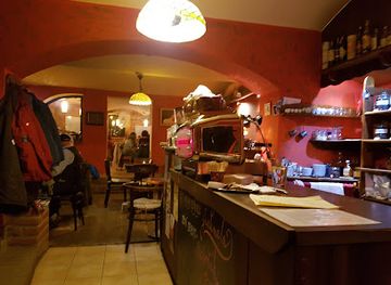 czechia/vysocina/bar/wine-shop-and-wine-bar-vinove