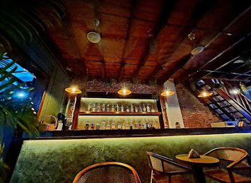 cambodia/siem-reap/charles-de-gaulle-boulevard/bar/harry-s-lounge-oldmarketlane