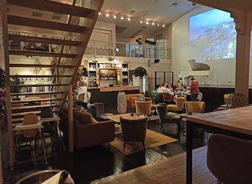 france/burgundy-vineyards/bar/la-comedie-du-vin