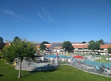 washington/columbia-river-gorge/bar/crescent-bar-resort