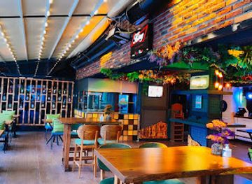 turkiye/antalya/konyaalti/bar/fistik-performance-sahne