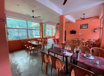 india/chopta/bar/hotel-girdhar