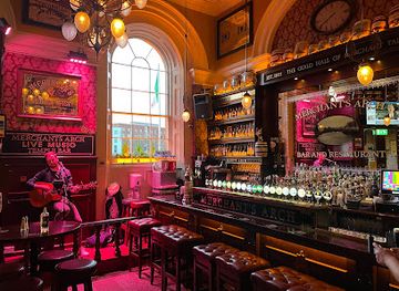 ireland/dublin/temple-bar/bar/merchant-s-arch