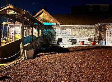 canada/gulf-islands-national-park-reserve/bar/hala-kahiki-lounge